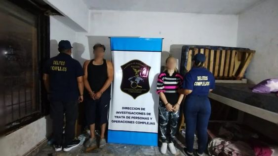 Los policías encontraron a los niños en un operativo contra la trata de personas y muchos de ellos rompieron en llanto. / Foto: Policía de Buenos Aires