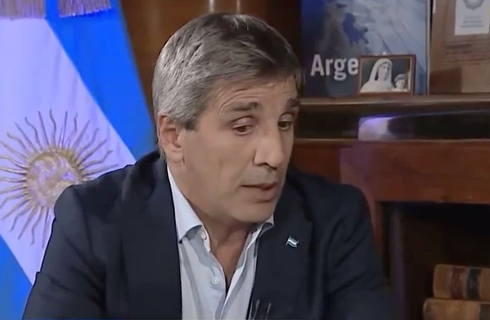 El ministro de Economía, Luis Caputo, aseguró durante una entrevista en TN que los precios están bajando y que la inflación de marzo rondará el 10%.