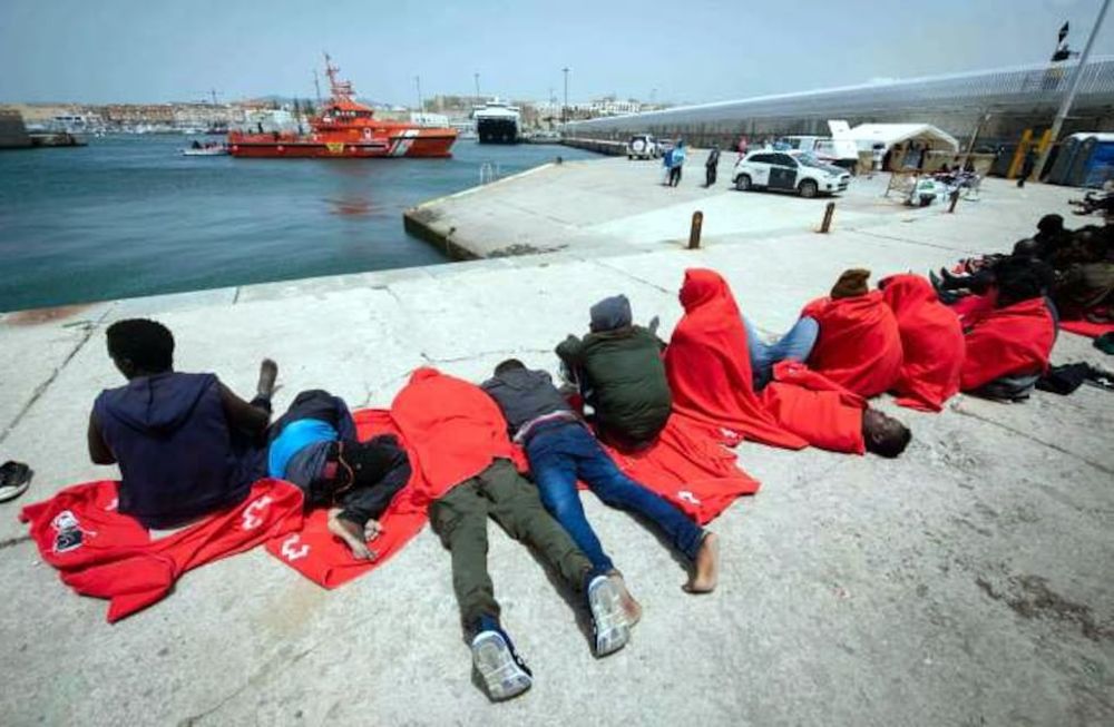 Italia rechaza a los inmigrantes y provoca una crisis en Europa