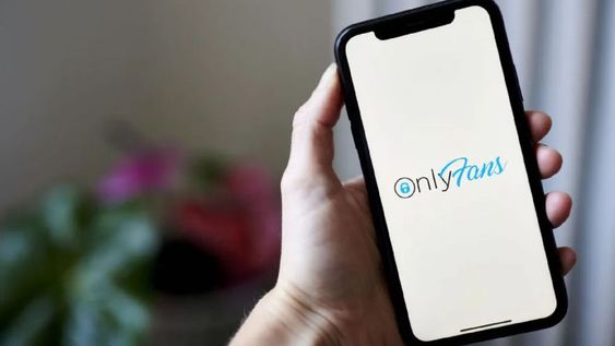 El avance de la inteligencia artificial llegó a la plataforma para adultos OnlyFans y pone en riesgo miles de puestos de trabajo en servicios de chat.&nbsp;