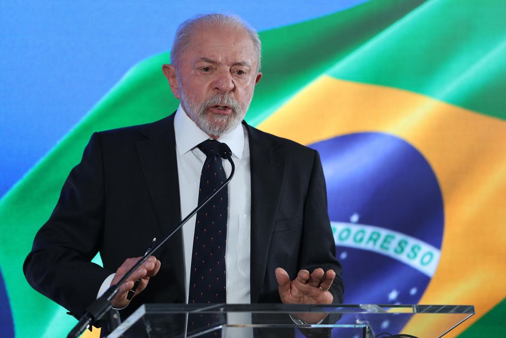 El presidente de Brasil, Luiz Inácio Lula da Silva, habla en una rueda de prensa donde afirmó que la reunión que tuvo con su homólogo estadounidense, Donald Trump, sirvió para dar 