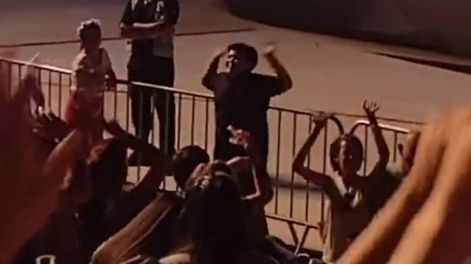 Videos: un nene animó a todo en Fran Romero Day con sus “pasos prohibidos” en la previa de Lali
