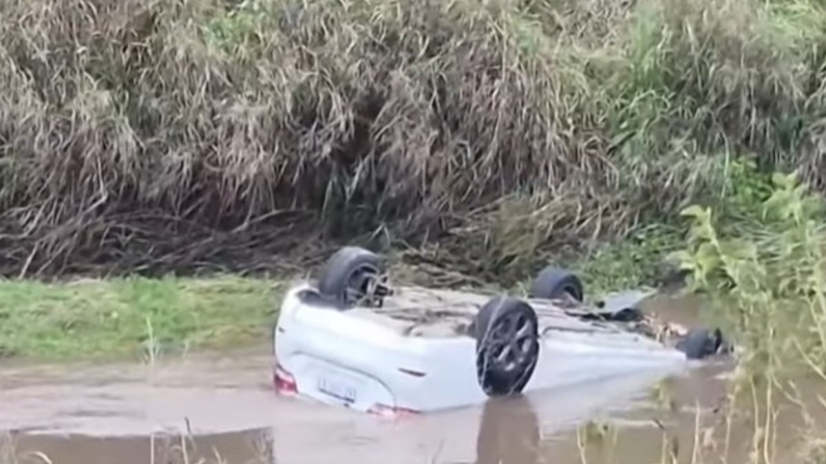 Milagro en Santa Fe: sobrevivió 24 horas herido tras caer con su auto a un arroyo