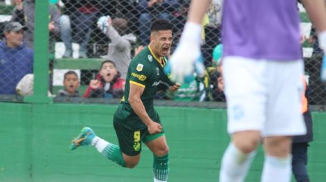 Uvita Fernández marcó dos goles para Defensa y Justicia. / Gentileza.