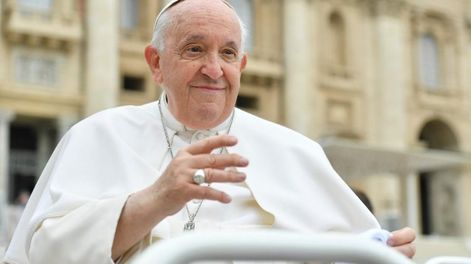 El Vaticano difundió un nuevo parte médico de la salud del papa Francisco.