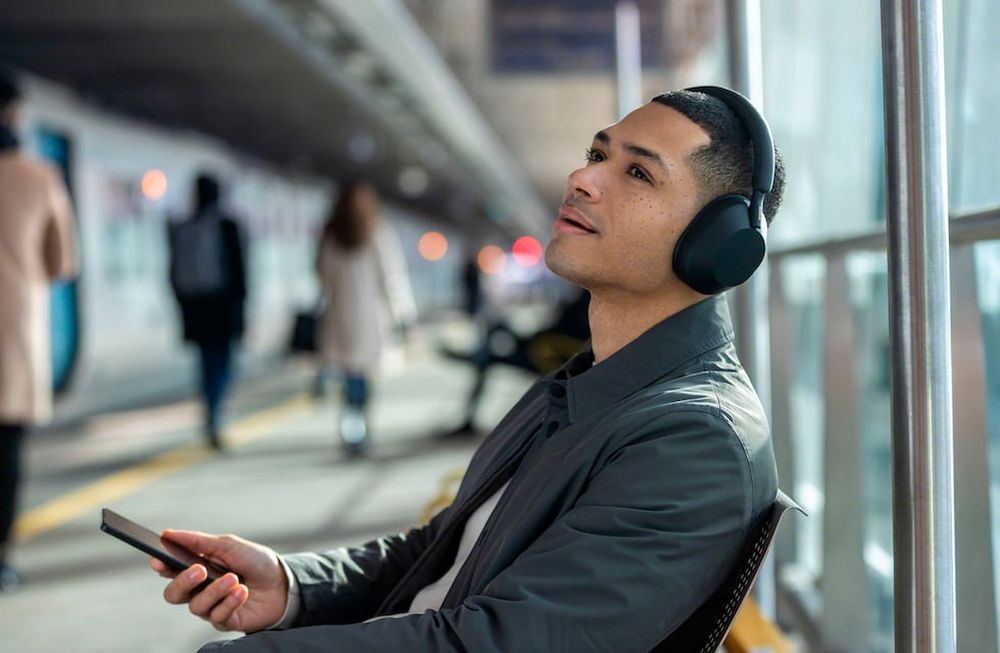 Los auriculares Sony WH1000XM5 son los mejores del mercado y es un producto de tecnología que es más barato en Argentina que Estados Unidos.