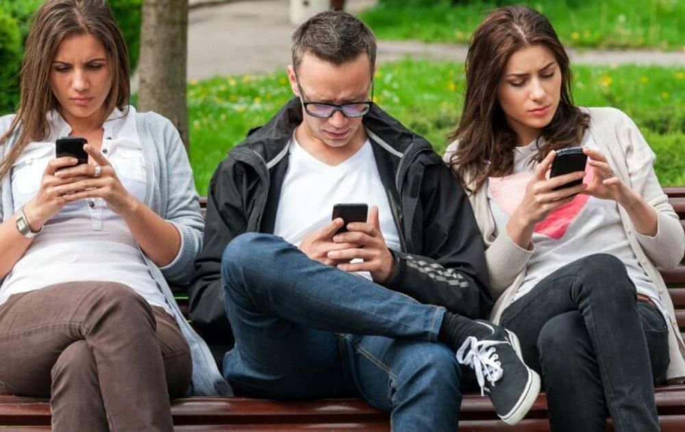 La nomofobia es una tendencia actual que se metió de lleno en la vida cotidiana, y por lo tanto, en el uso frecuente del celular.