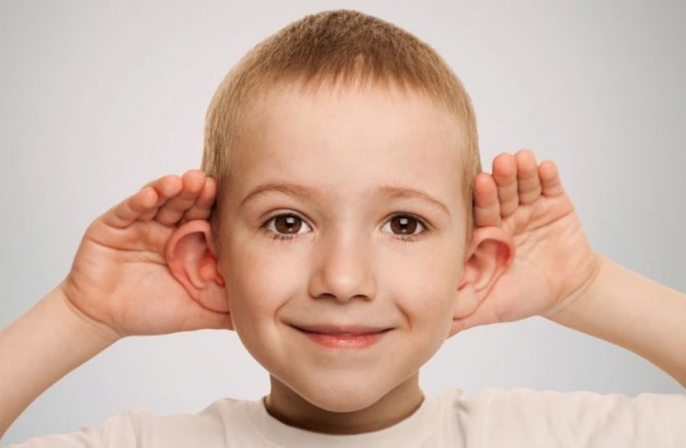 Hoy la tecnología permite reinsertar a las personas con hipoacusia en el mundo sonoro