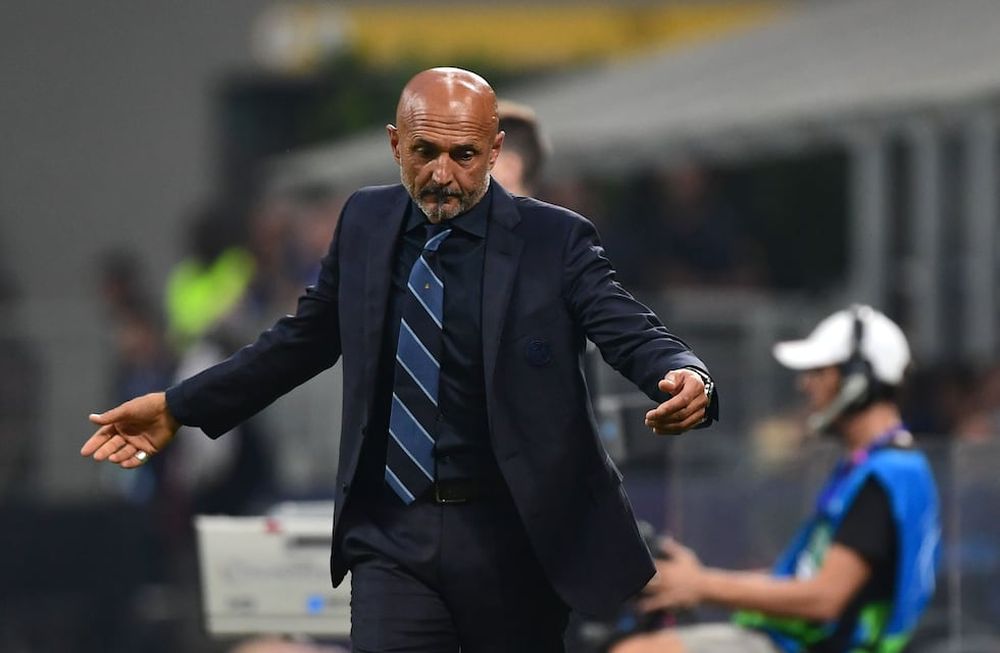 El técnico del Inter puso dos arqueros en el banco de suplentes