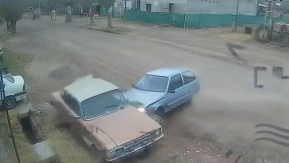 San Carlos: derrapó a alta velocidad y termino impactando contra un Falcon