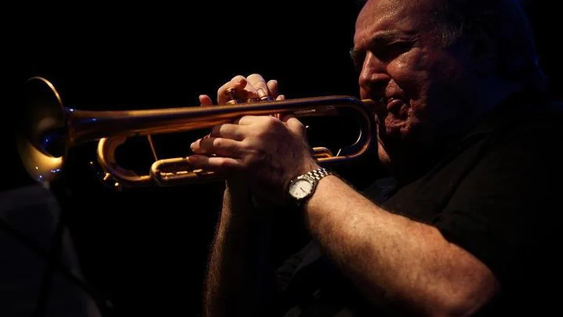 fallecio fats fernandez, la trompeta dorada de la musica argentina: su legado y su relacion con mendoza