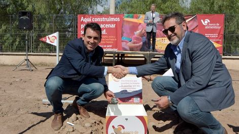 Los Andes | El intendente Tadeo García Zalazar y el presidente del Banco, Daniel Ortiz, anunciaron la construcción de la sede. Foto: Orlando Pelichotti / Los Andes