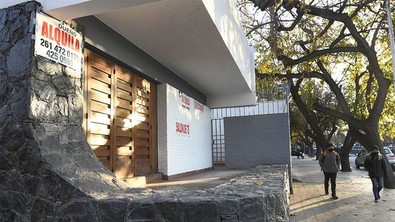 El 40,7% del presupuesto mensual de una familia responde al pago del alquiler que hoy se calcula en alrededor de $125.000. /Foto:José Gutierrez / Los Andes