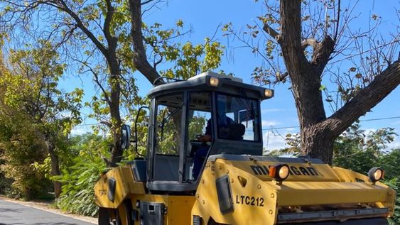 Vialidad Mendoza asfalta nuevas rutas y calles de San Carlos