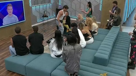 Devi recibió un llamado que cambia el rumbo de lo que pase en Gran Hermano.