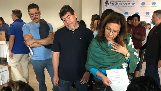 Voto de argentinos en el exterior. Foto: Reverso Voto de argentinos en el exterior. Foto: Reverso