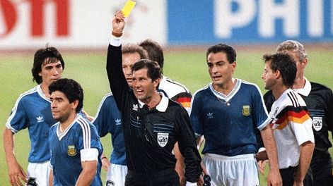 Un video revela el claro penal para Argentina que Codesal no cobró en la final del 90