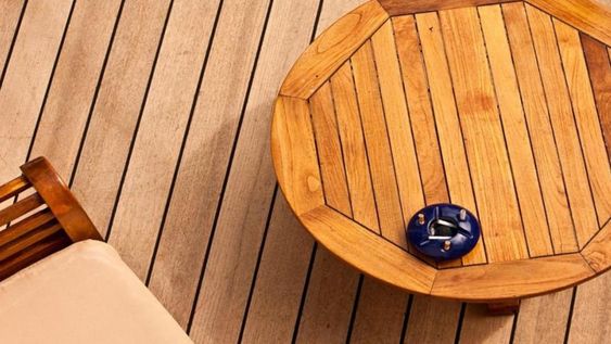 Decks urbanos: patios, terrazas y balcones se visten de madera