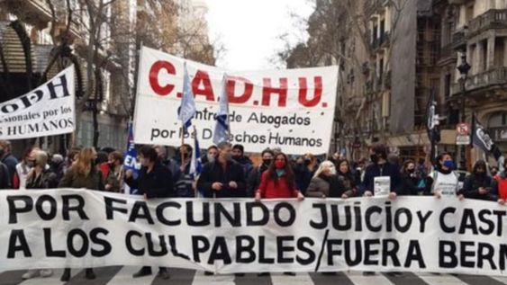 Manifestantes se dirigieron hasta la Plaza de Mayo para pedir Justicia por la muerte de Facundo Astudillo Castro.