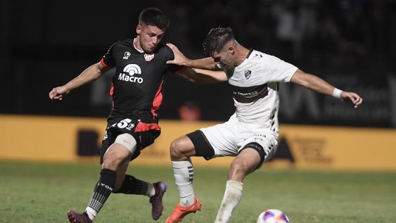 Instituto cayó derrotado 1 a 0 en su visita a Platense en uno de los cuatro encuentros de este viernes en el inicio de la décima fecha de la Liga Profesional de Fútbol (LPF). / Federico López (Gentileza).