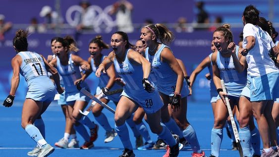 Las Leonas le ganaron por penales australianos a Bélgica y se colgaron la medalla de bronce.