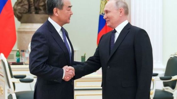 La reunión multilateral entre Wang Ji y Vladimir Putin se dio dos días antes de que se cumpla el primer aniversario de la Operación Especial Militar en Ucrania.