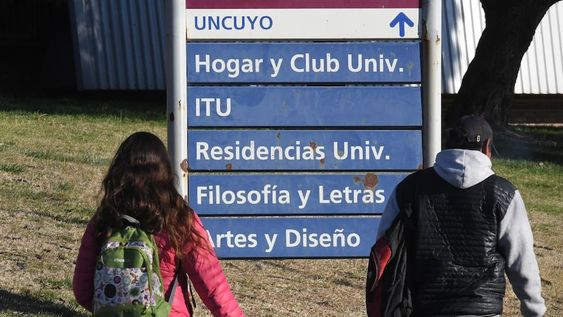 La Universidad Nacional de Cuyo elaboró y amplió su propuesta de protocolo para el regreso presencial y aguarda la habilitación de la Provincia. Foto: Archivo  / Los Andes