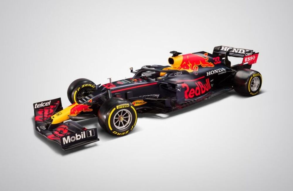 Red Bull sacó a la luz el auto con el que competirán este 2021 en la Fórmula 1. Sus pilotos serán Max Verstappen y Sergio Pérez.
