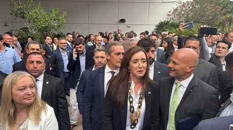 La vicepresidenta Victoria Villarruel llegó al desayuno de la Coviar. Foto: Jorge Yori.&nbsp;