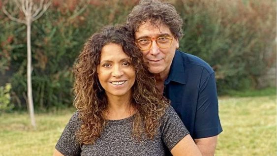asi viven patricia sosa y oscar mediavilla en su refugio de san esteban: vistas a las sierras y pileta