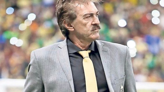 Versiones cruzadas sobre la situación de Ricardo La Volpe por supuesto abuso sexual