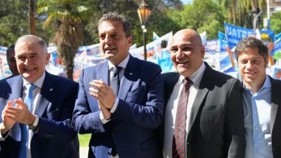 Massa estuvo acompañado por Jaldo, el exgobernador Juan Manzur y el gobernador bonaerense Axel Kicillof. Gentileza: Twitter: @JuanManzurOk