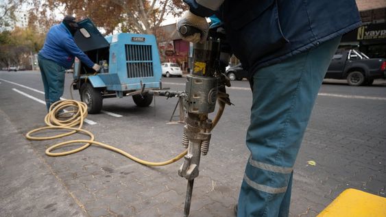 Progresan los trabajos de la nueva ciclovía de avenida San Martín en Ciudad