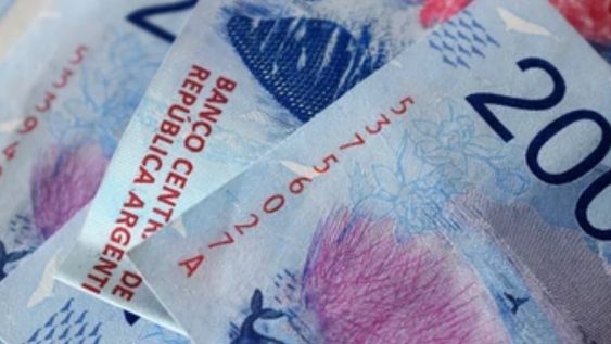 Ganancias: “A fin de determinar la procedencia de la exención del sueldo anual complementario correspondiente al período fiscal 2023,(...) deberá tenerse en cuenta que el monto de la remuneración y/o haber bruto mensual no supere la suma de $ 506.230.-. Foto: Shutterstock