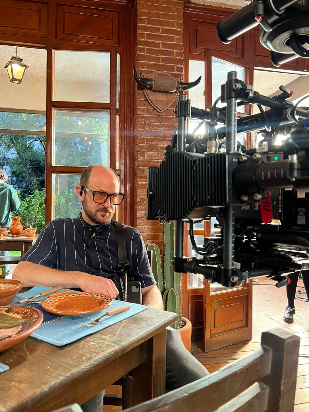 Pablo Bazán, el mendocino que eligió México como su lugar en el mundo y elabora el vermut que acaba de ser premiado como uno de los mejores de Latinoamérica. Otra de sus aristas: la producción audiovisual.