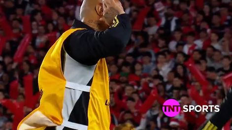 Arturo Vidal calentó la previa del duelo entre River vs. Colo Colo. / Gentileza.