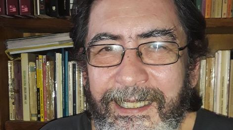 Los Andes | Se acaba de publicar La vida entera, una antología poética del autor nacido en Buenos Aires en 1956.