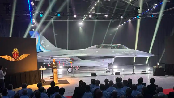 Luis Petri presentó el armamento de los F-16. Foto: Zona Militar