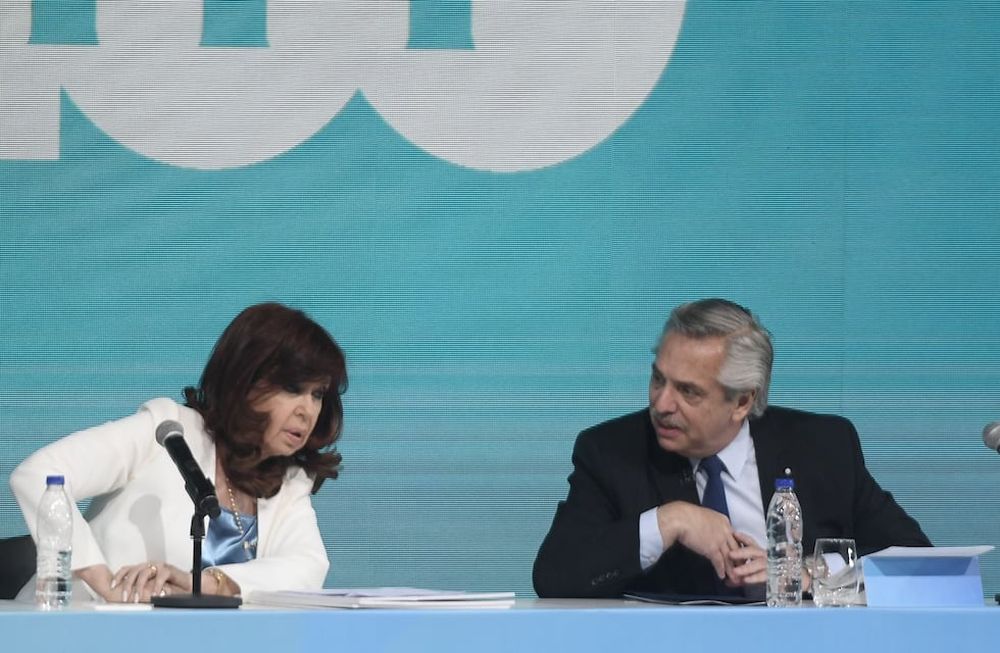 Cristina quiere menos piquetes, pero más planes. Y reasignar el peaje. De los piqueteros gerentes de la pobreza, a los caciques siempre vigentes del peronismo feudal.