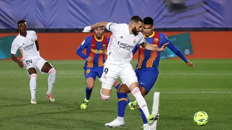Golazo de taco de Benzema. / Gentileza.