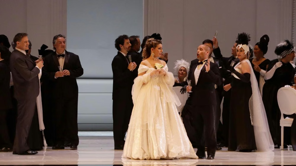 La producción de La Traviata tendrá nuevas funciones este sábado y el próximo lunes. Foto: Daniel Arias / Diario de Cuyo.&nbsp;