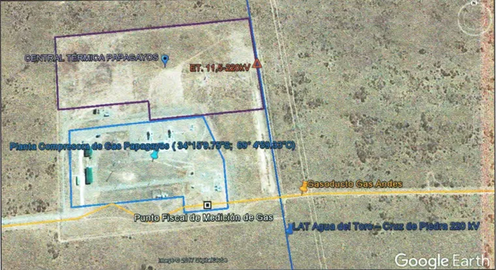 La futura central se ubicará en Pareditas, a 56 km al sur de la villa cabecera de San Carlos, sobre la Ruta Nacional 40.