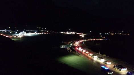 Espera en Horcones para volver a Mendoza tras la escapada a Chile. Anoche trabajan para atender a los viajeros / Foto Archivo.