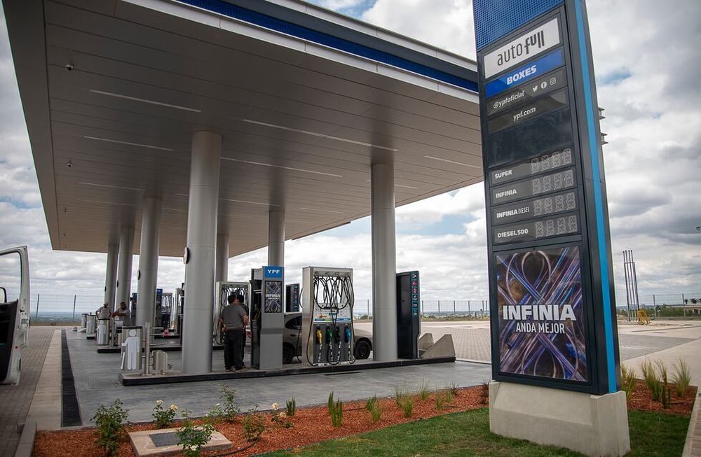 Una nueva era en servicios: hoy abre la Estación YPF Modelo en Av. Champagnat