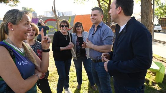 Los vecinos de Godoy Cruz disfrutan de tres espacios refuncionalizados sobre calle Alsina