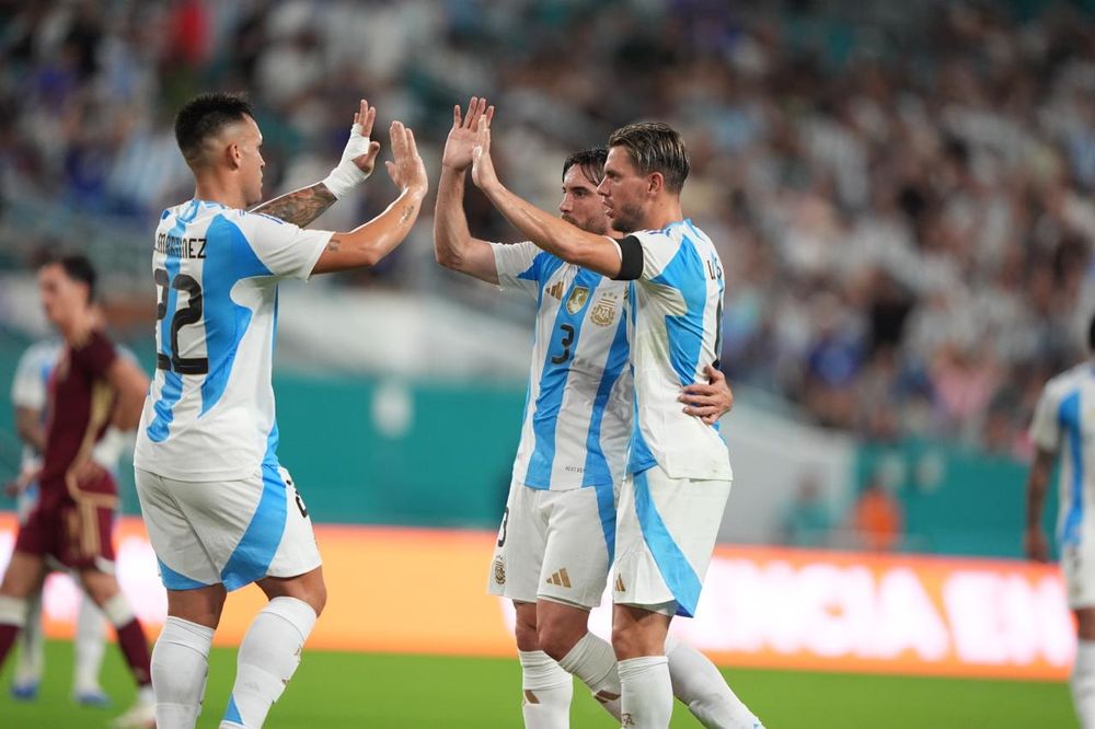 Lo Celso jugó un buen partido y abrió el marcador promediando el primer tiempo. Se ganó un lugar en la lista