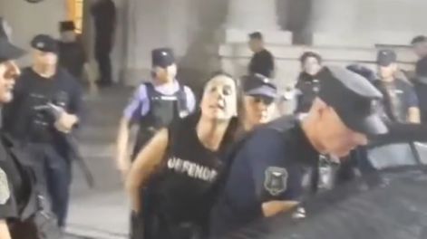 El momento de la detención de Liza Rule Larrea