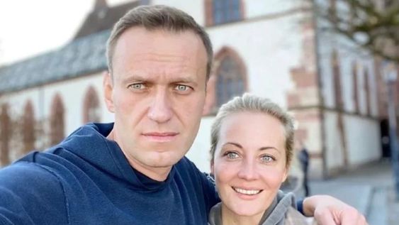 La viuda del opositor Alekséi Navalni acusó a Putin de matar a su marido y prometió seguir luchando por “la libertad en Rusia”