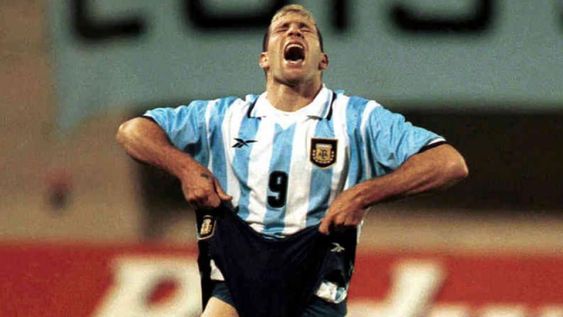 El 4 de julio de 1999, por la Copa América, Martín Palermo erró tres penales ante Colombia. Entró en la historia negra de la Selección Argentina. / LOS ANDES.