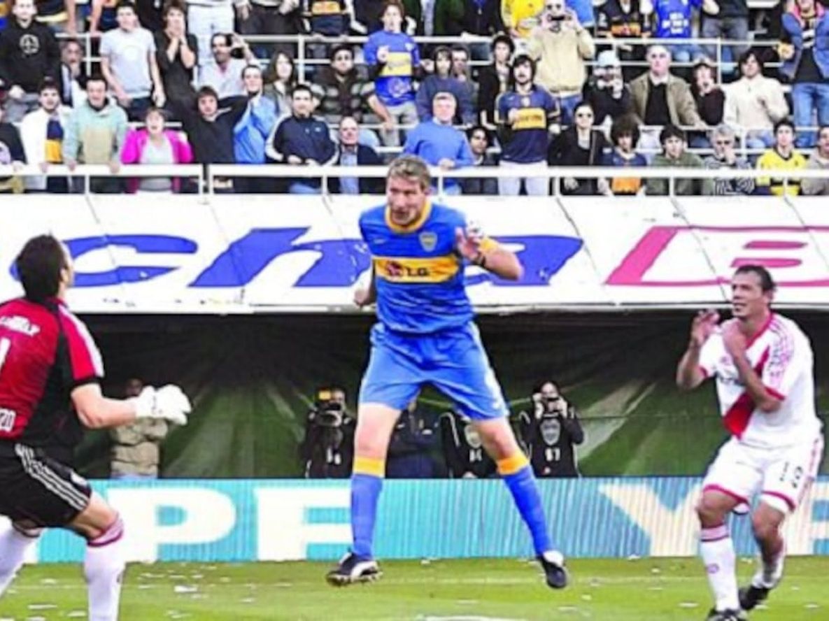 Hoy, se cumplen 9 años de la última locura de Martín Palermo: golazo a River en la Boca